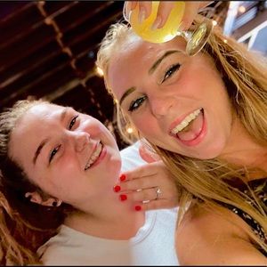 Meet your Posher, Chloe